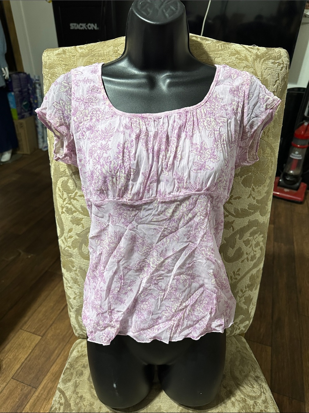 Women's Floral Scoop Neck Top - Pink